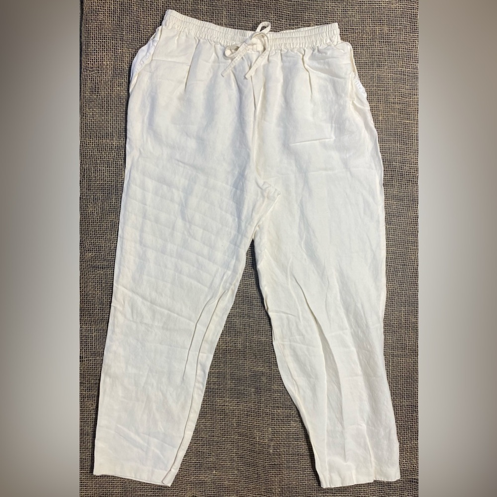 Saks Fifth Avenue Folio Collection White Pants
Size L 55% Linen/45% Silk